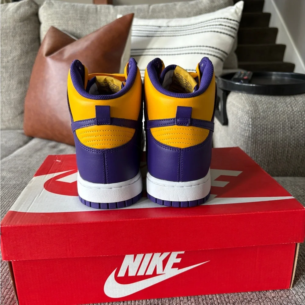 Mens Nike Lakers High Dunks - Picture 7 of 8
